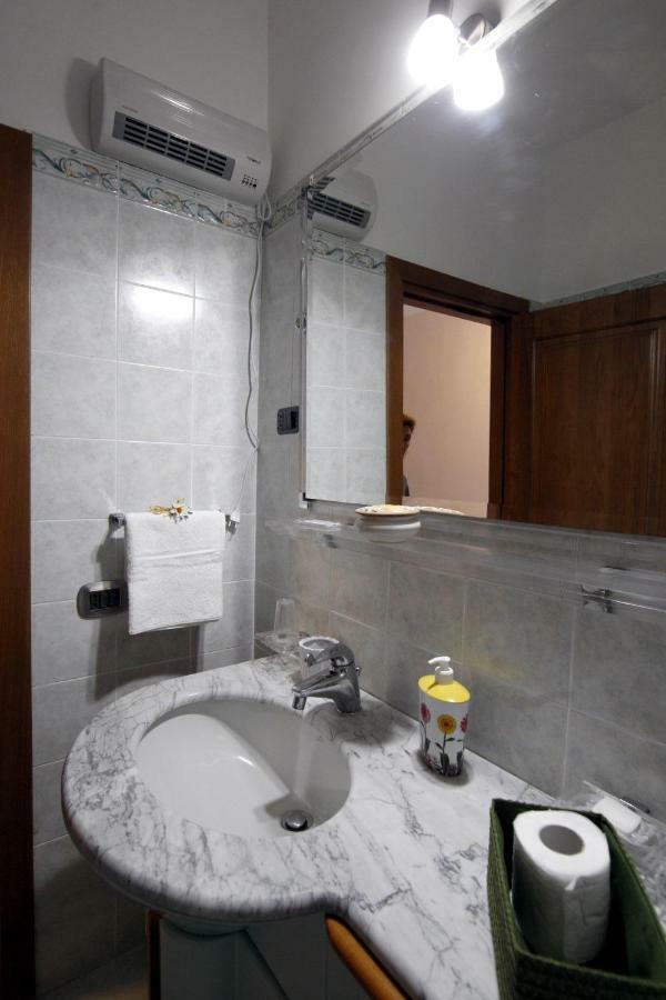 Residenza D'Epoca B&B Celeste Caserta Bagian luar foto