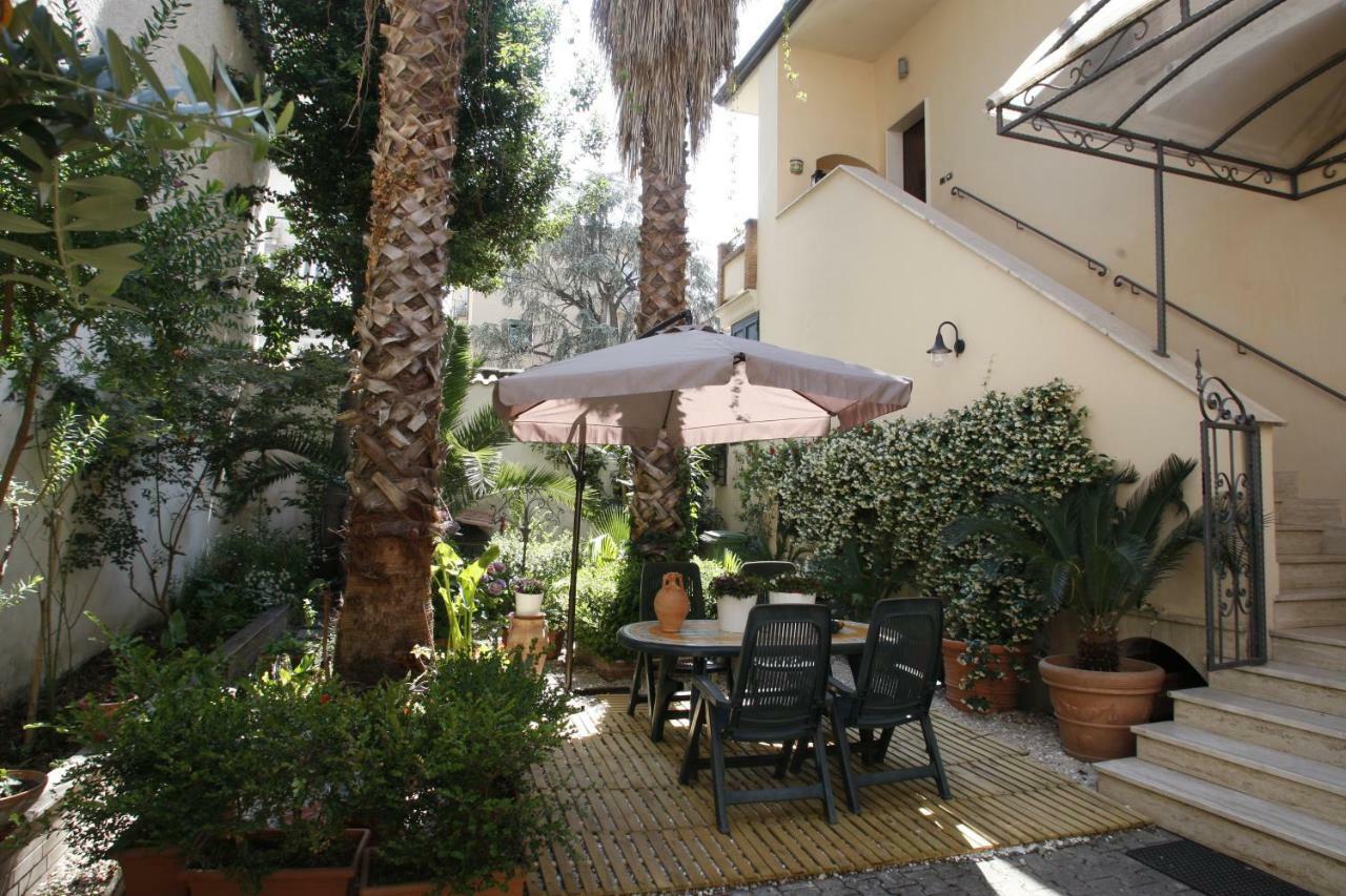 Residenza D'Epoca B&B Celeste Caserta Bagian luar foto