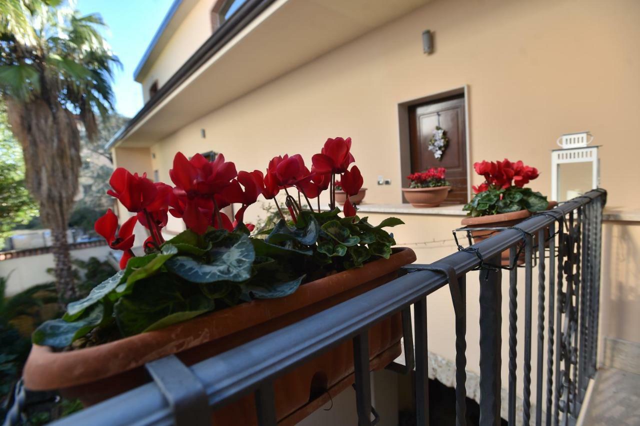 Residenza D'Epoca B&B Celeste Caserta Bagian luar foto